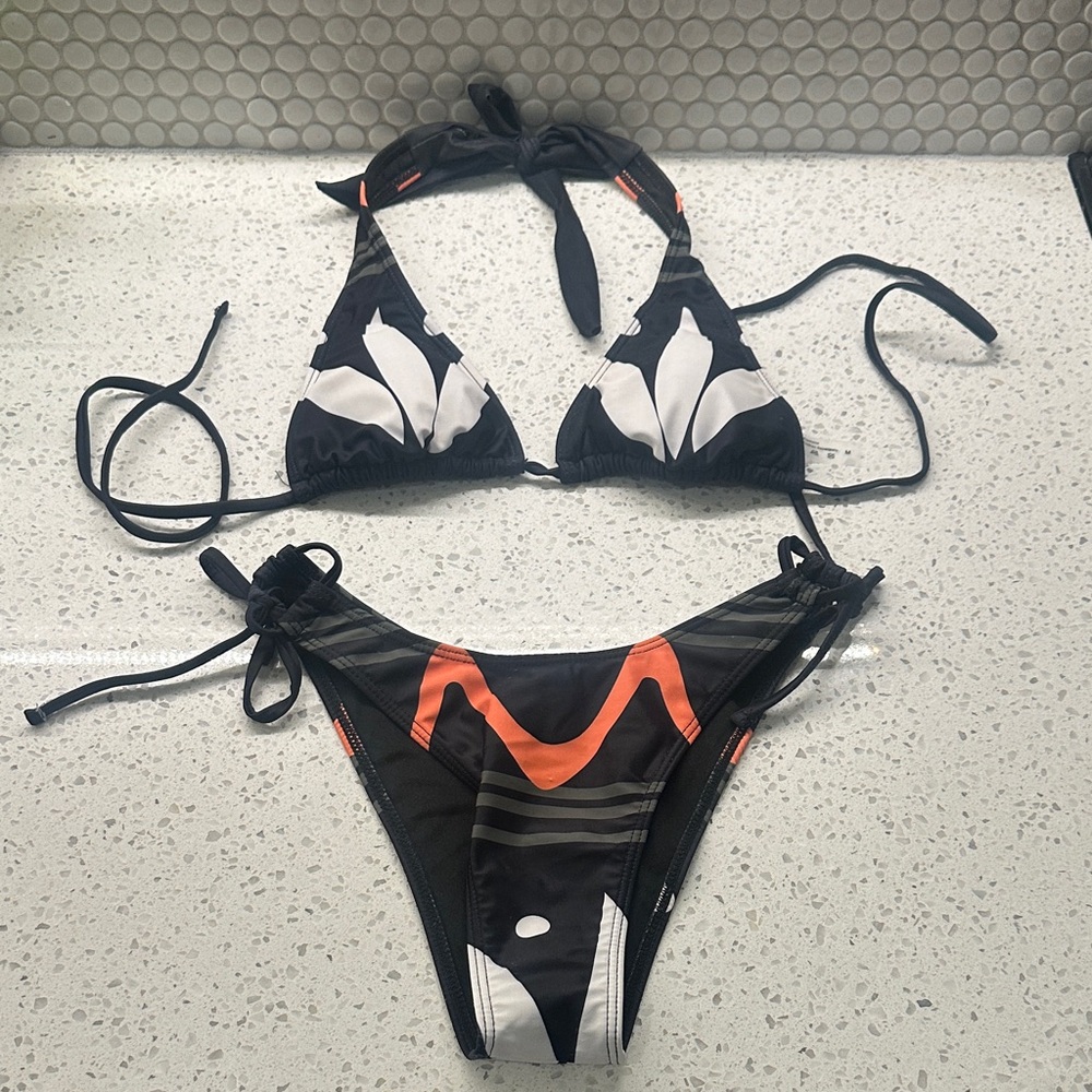 Commense Black & White Triangle Bikini with Orange Khaki Accents Medium NWOT